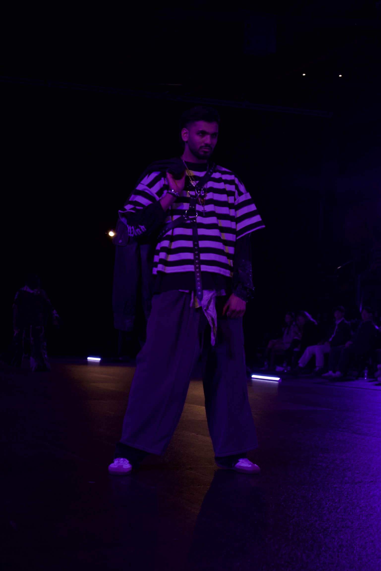 Look 4.